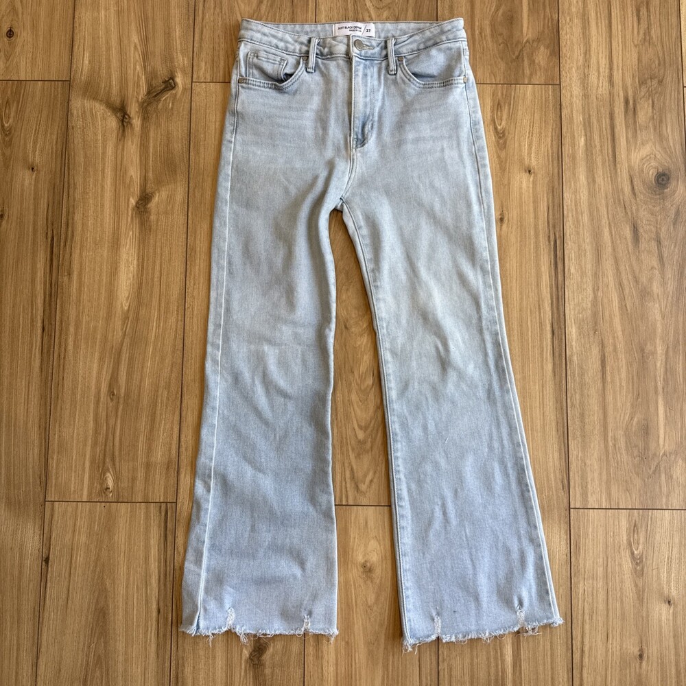 Just Black Denim The Frayed Cropped Flare Light Wash Jeans | Size 27 Boho 27x26